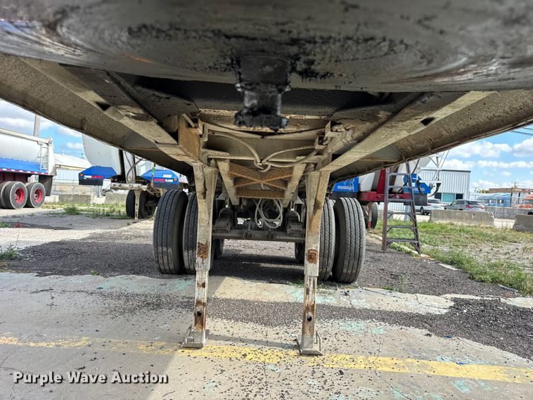 image for item EF2229 1993 Hilbilt end dump trailer