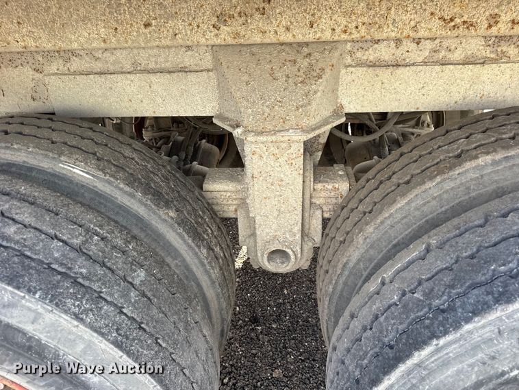 image for item EF2229 1993 Hilbilt end dump trailer