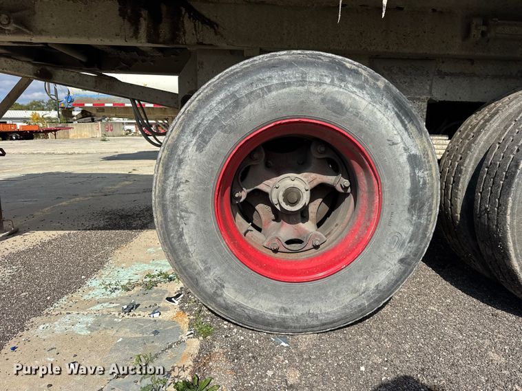 image for item EF2229 1993 Hilbilt end dump trailer