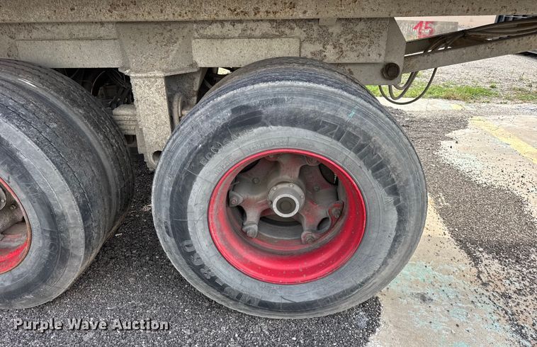 image for item EF2229 1993 Hilbilt end dump trailer