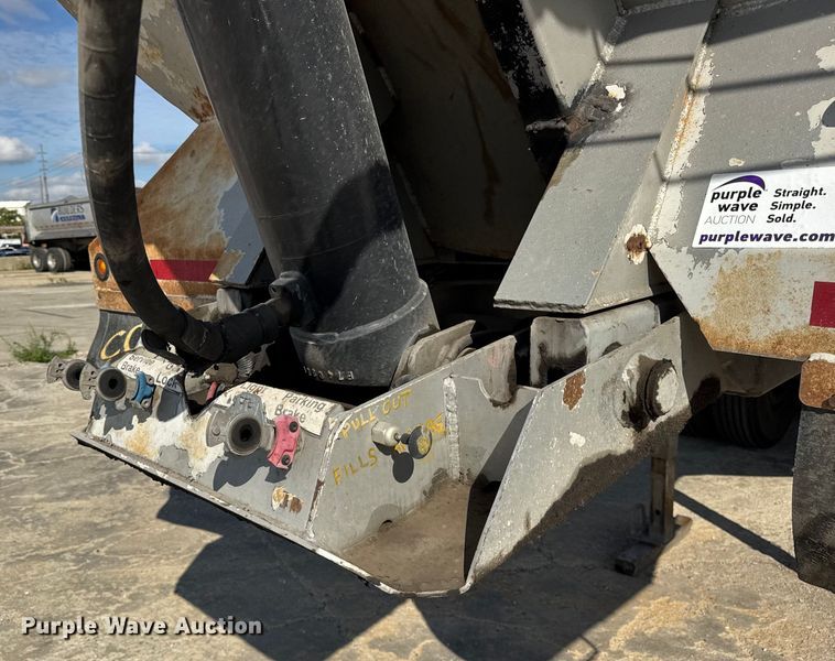 image for item EF2234 2013 Coras Predator end dump trailer