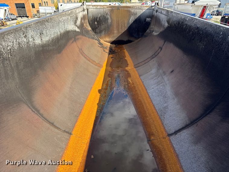 image for item EF2234 2013 Coras Predator end dump trailer