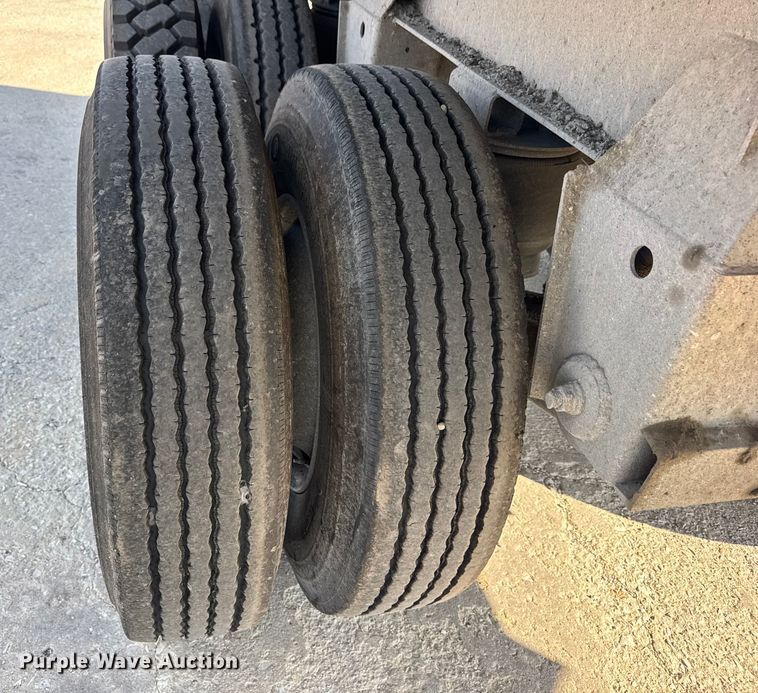 image for item EF2234 2013 Coras Predator end dump trailer