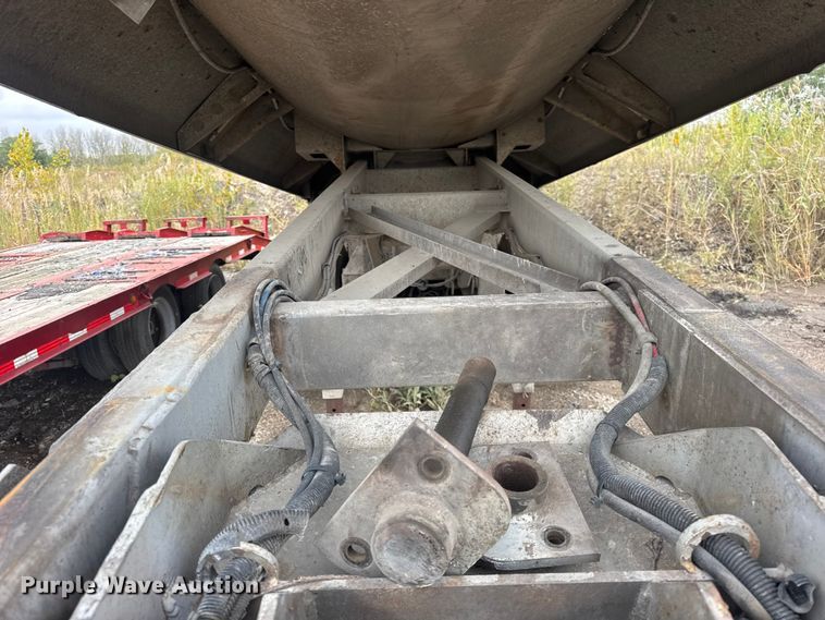 image for item EF2241 2013 Coras Predator end dump trailer