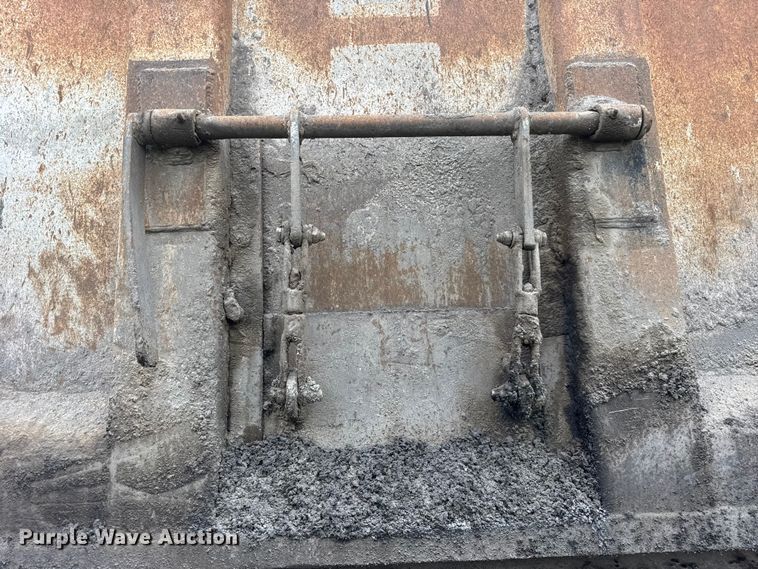 image for item EF2241 2013 Coras Predator end dump trailer