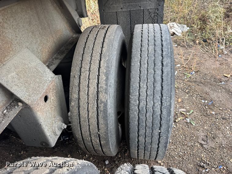 image for item EF2241 2013 Coras Predator end dump trailer