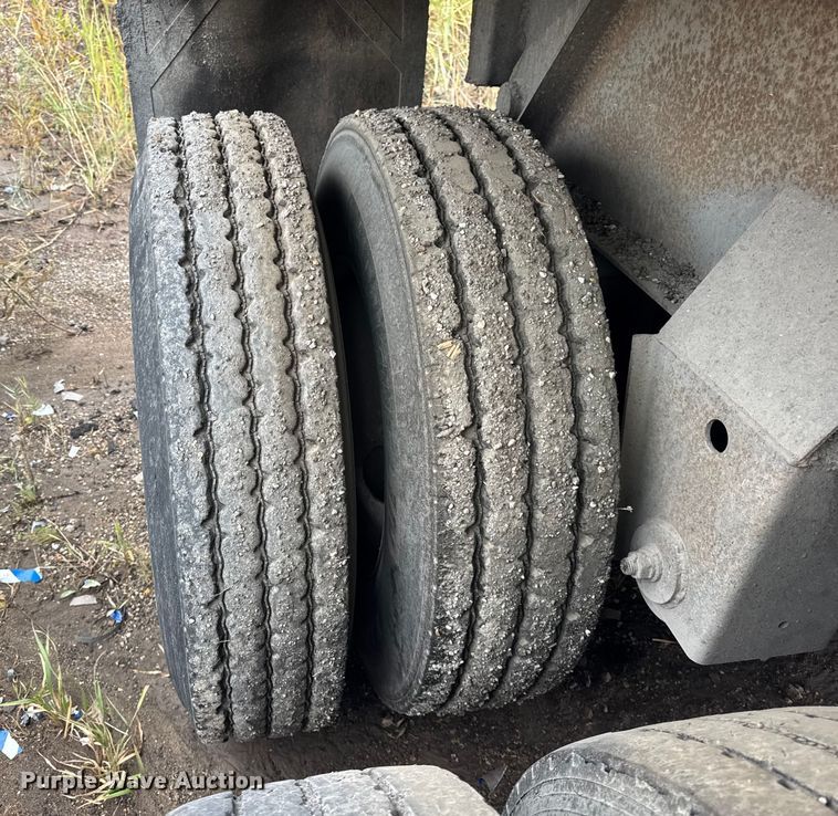 image for item EF2241 2013 Coras Predator end dump trailer