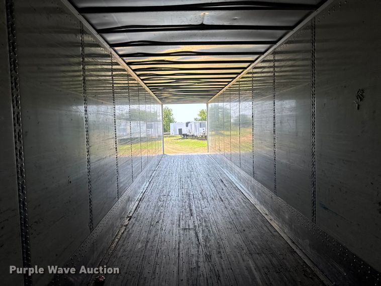 image for item EG6098 2010 Wabash dry van trailer