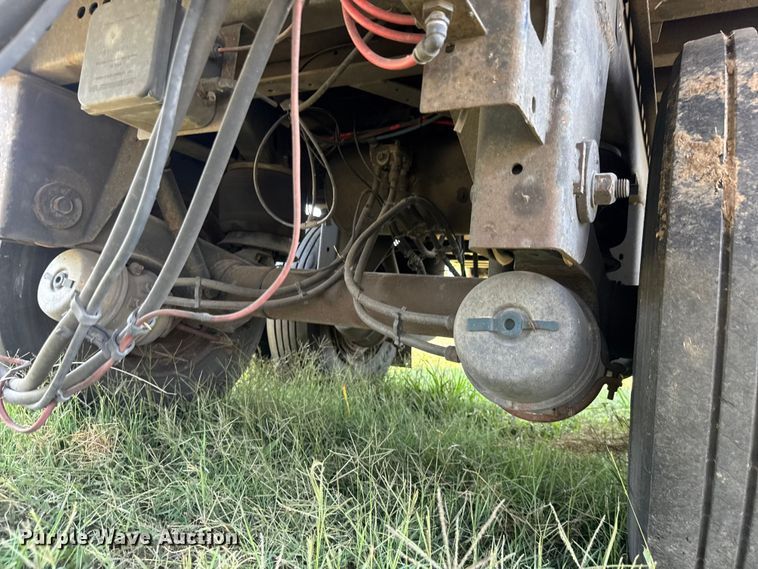 image for item EG6098 2010 Wabash dry van trailer