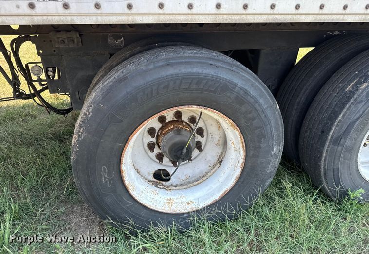 image for item EG6098 2010 Wabash dry van trailer