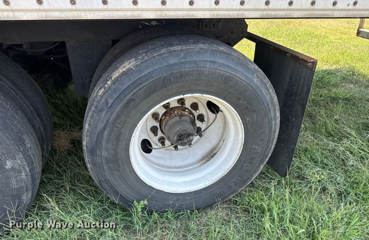 image for item EG6098 2010 Wabash dry van trailer