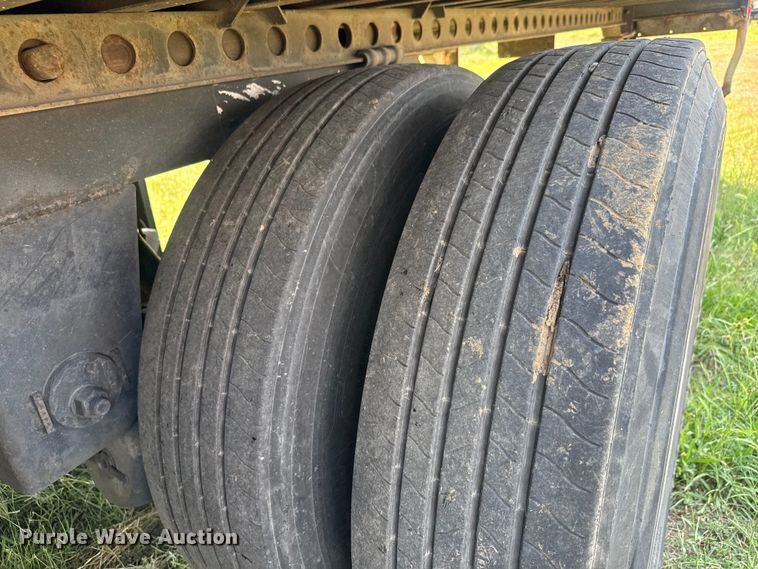 image for item EG6098 2010 Wabash dry van trailer