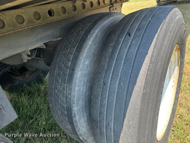 image for item EG6098 2010 Wabash dry van trailer