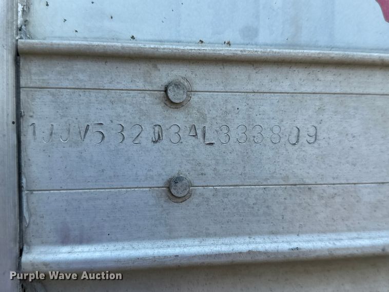 image for item EG6098 2010 Wabash dry van trailer