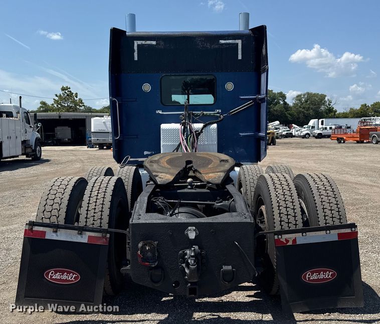 image for item EG6151 1999 Peterbilt 379 semi truck
