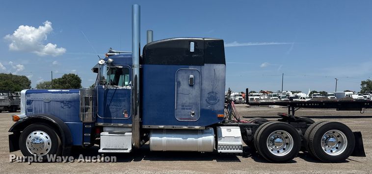 image for item EG6151 1999 Peterbilt 379 semi truck