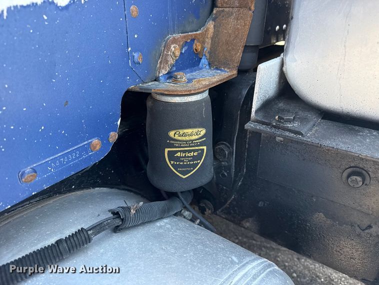 image for item EG6151 1999 Peterbilt 379 semi truck