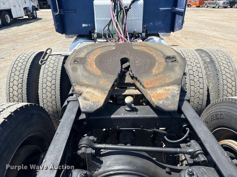 image for item EG6151 1999 Peterbilt 379 semi truck