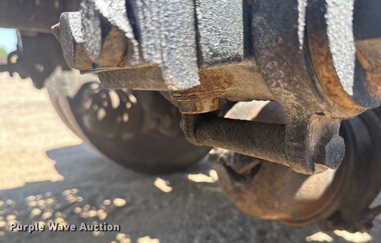 image for item EG6151 1999 Peterbilt 379 semi truck