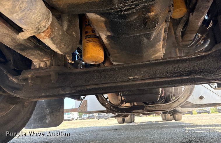 image for item EG6151 1999 Peterbilt 379 semi truck