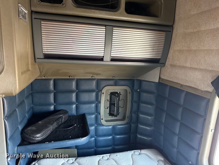 image for item EG6151 1999 Peterbilt 379 semi truck