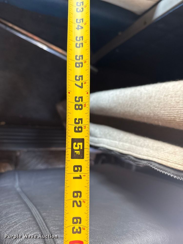 image for item EG6151 1999 Peterbilt 379 semi truck