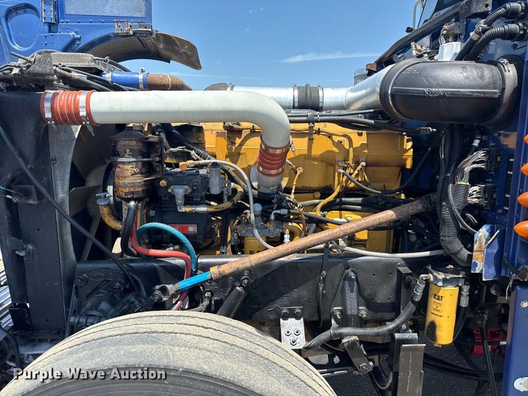 image for item EG6151 1999 Peterbilt 379 semi truck