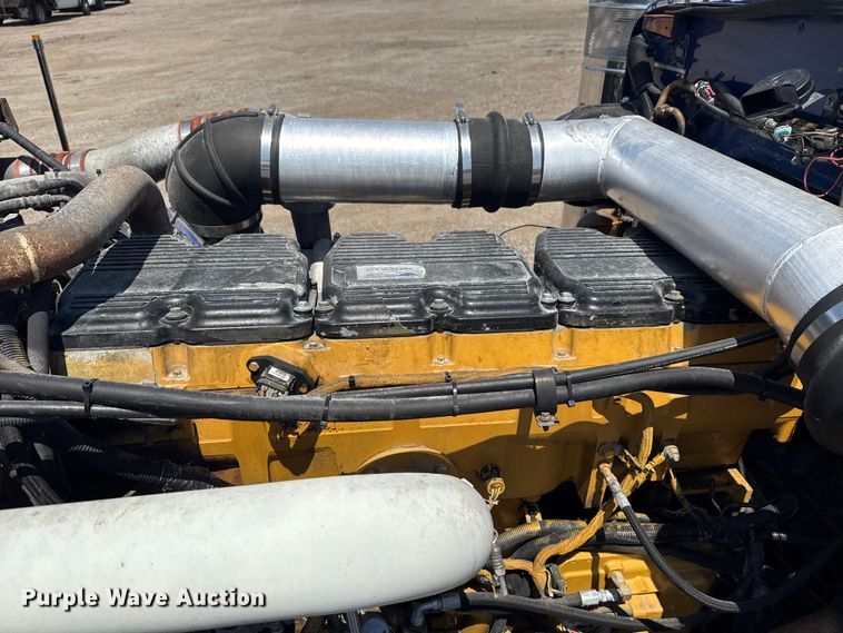 image for item EG6151 1999 Peterbilt 379 semi truck