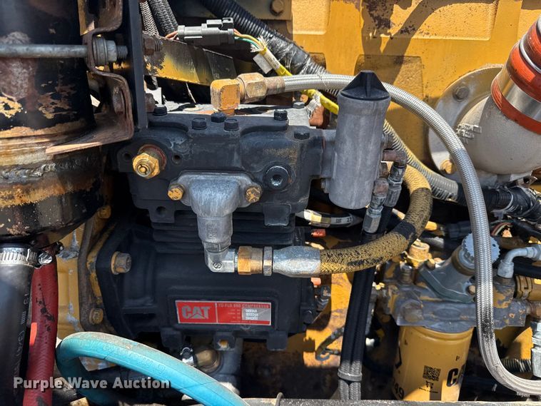 image for item EG6151 1999 Peterbilt 379 semi truck