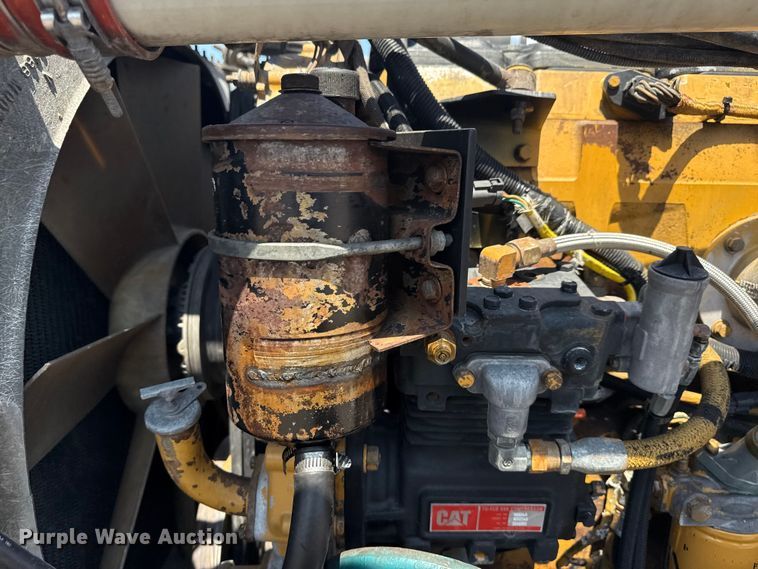 image for item EG6151 1999 Peterbilt 379 semi truck