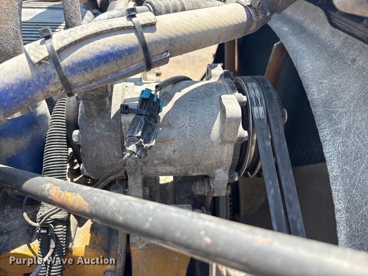 image for item EG6151 1999 Peterbilt 379 semi truck