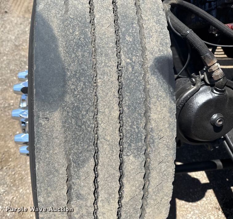 image for item EG6151 1999 Peterbilt 379 semi truck