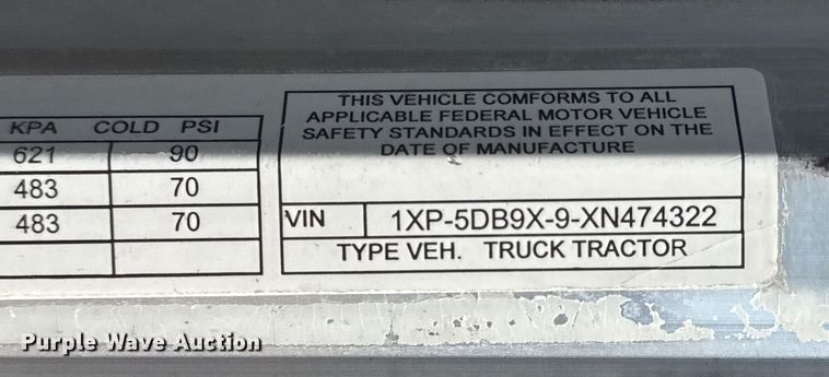 image for item EG6151 1999 Peterbilt 379 semi truck