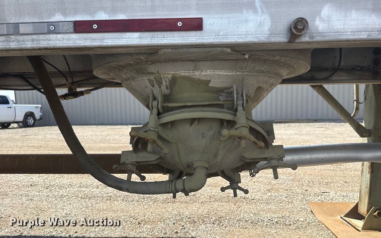 image for item EG6163 1985 Fruehauf pneumatic dry bulk trailer