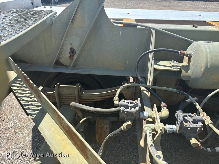 image for item EG6163 1985 Fruehauf pneumatic dry bulk trailer