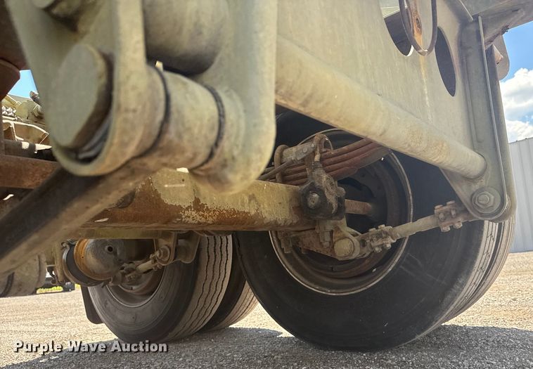 image for item EG6163 1985 Fruehauf pneumatic dry bulk trailer