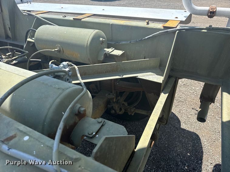 image for item EG6163 1985 Fruehauf pneumatic dry bulk trailer