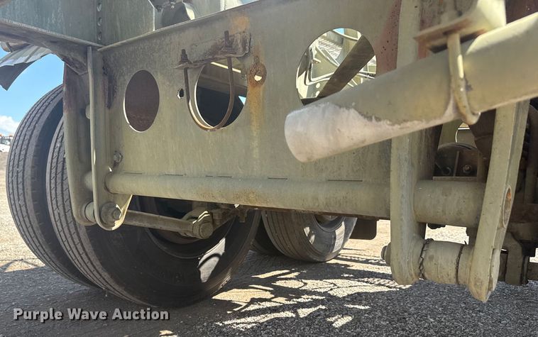 image for item EG6163 1985 Fruehauf pneumatic dry bulk trailer