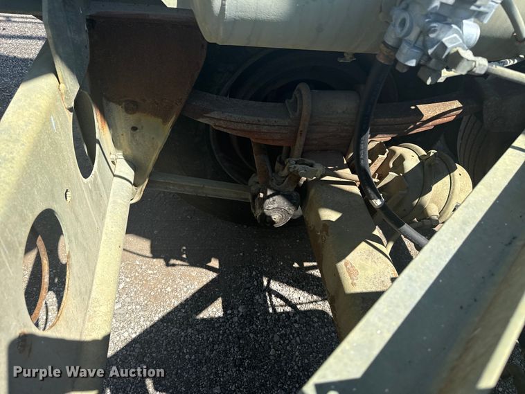 image for item EG6163 1985 Fruehauf pneumatic dry bulk trailer