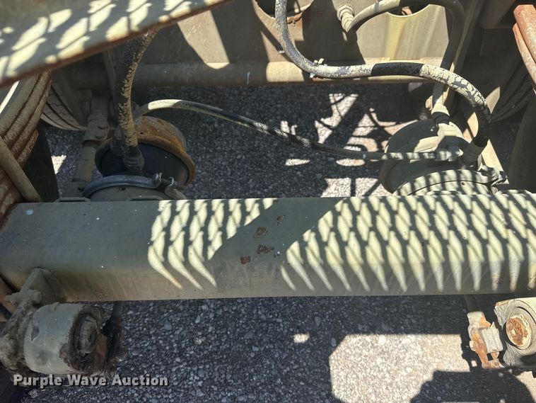 image for item EG6163 1985 Fruehauf pneumatic dry bulk trailer