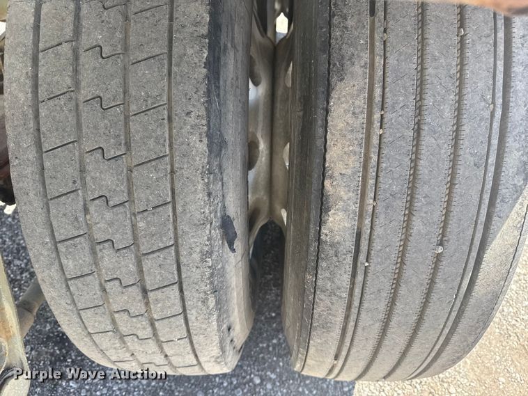 image for item EG6163 1985 Fruehauf pneumatic dry bulk trailer