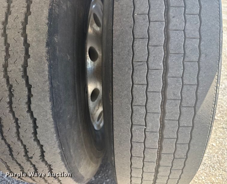 image for item EG6163 1985 Fruehauf pneumatic dry bulk trailer