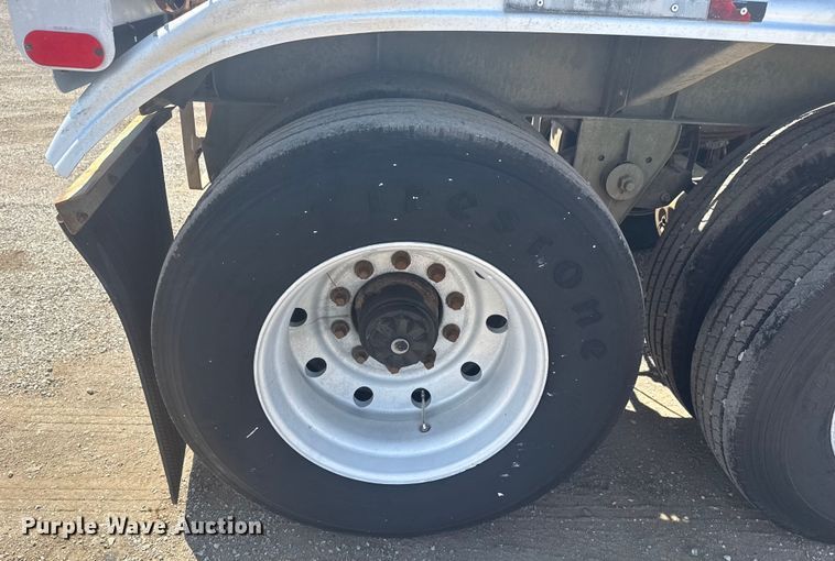 image for item EG6163 1985 Fruehauf pneumatic dry bulk trailer