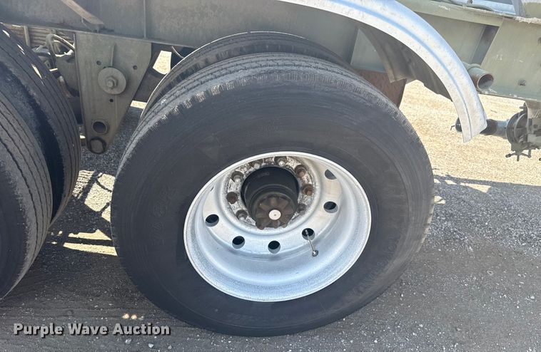 image for item EG6163 1985 Fruehauf pneumatic dry bulk trailer