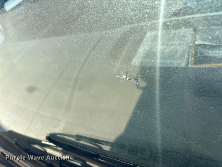 image for item EM6050 2006 Nissan UD2600 box truck