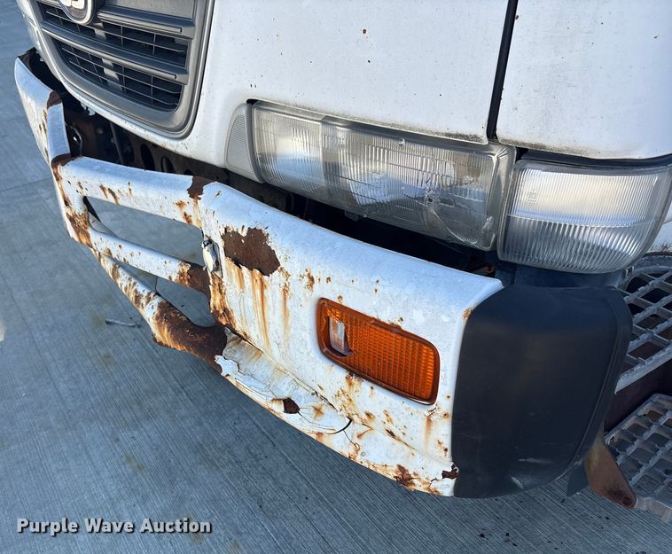 image for item EM6050 2006 Nissan UD2600 box truck