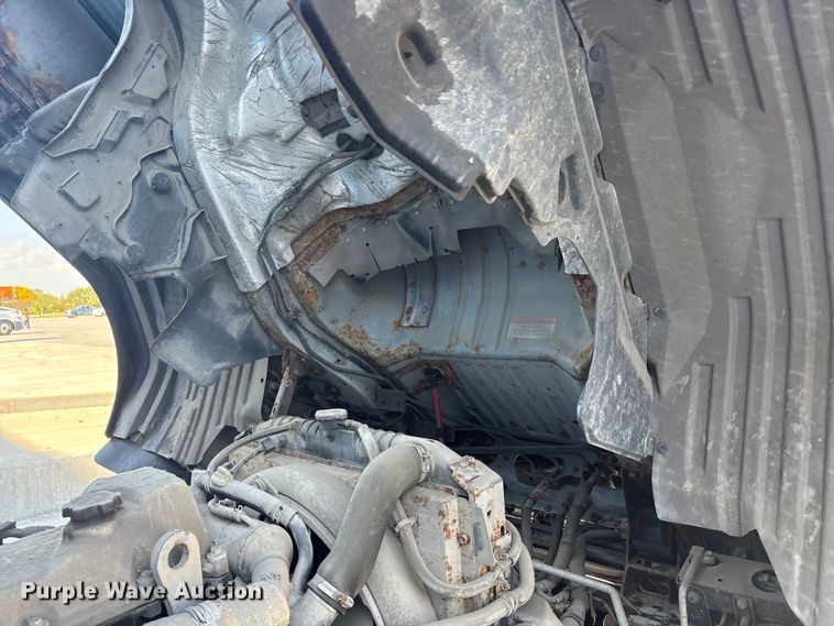 image for item EM6050 2006 Nissan UD2600 box truck