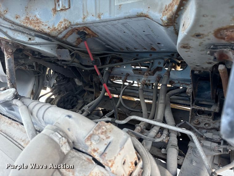 image for item EM6050 2006 Nissan UD2600 box truck