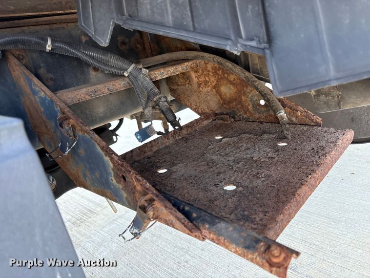 image for item EM6050 2006 Nissan UD2600 box truck