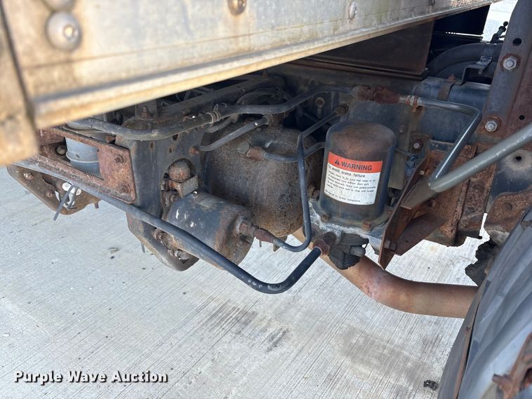 image for item EM6050 2006 Nissan UD2600 box truck